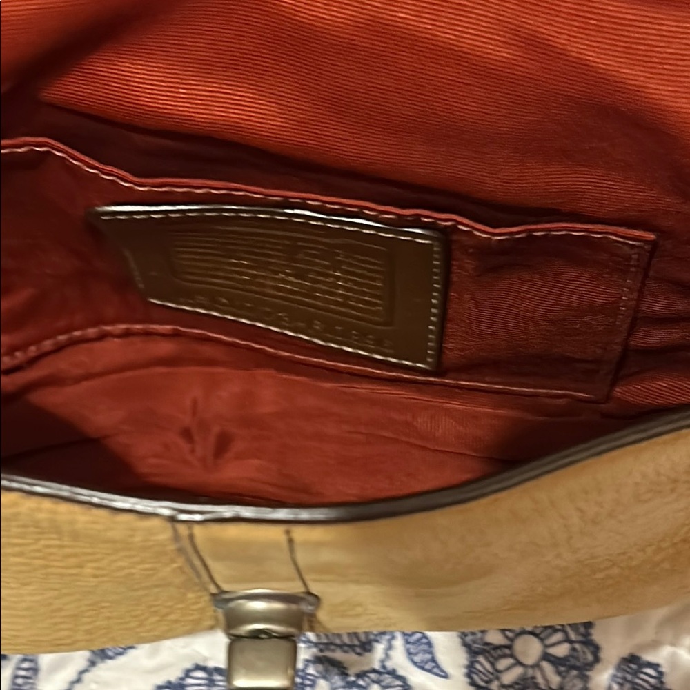 Vintage Coach Nubuc Leather Tan Crossbody Bag F10896 - Picture 9 of 10